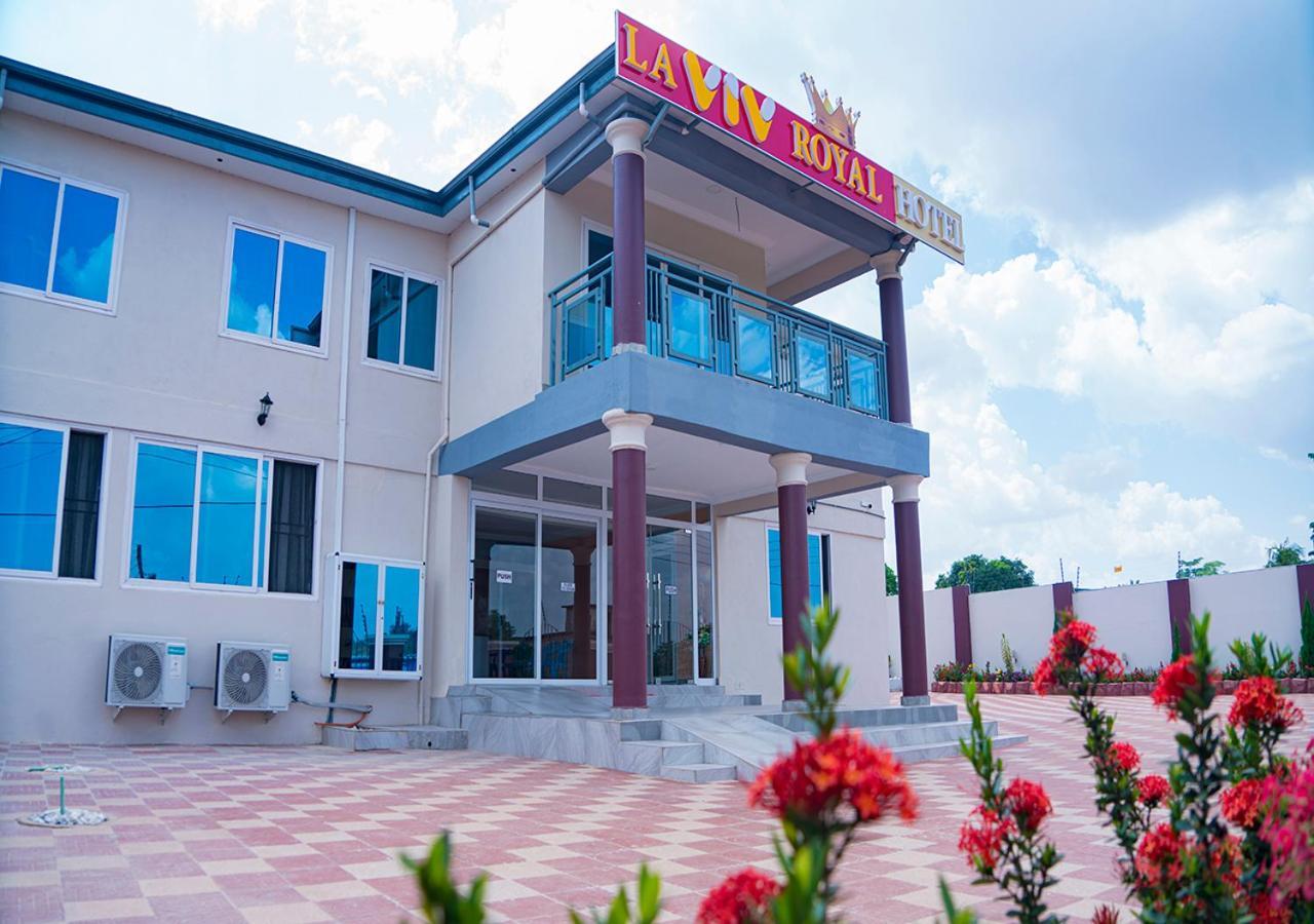 La-Viv Royal Hotel คูมาซี ภายนอก รูปภาพ